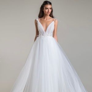 Elena Morar Wedding Dress Size 4